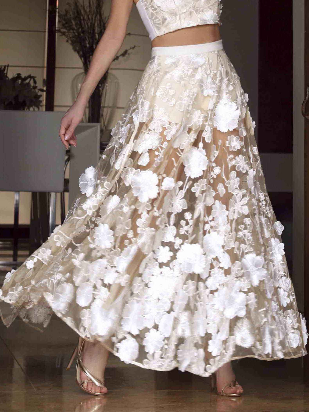 Elegant Strapless Floral Lace Crop Top & Maxi Skirt Two-Piece Set